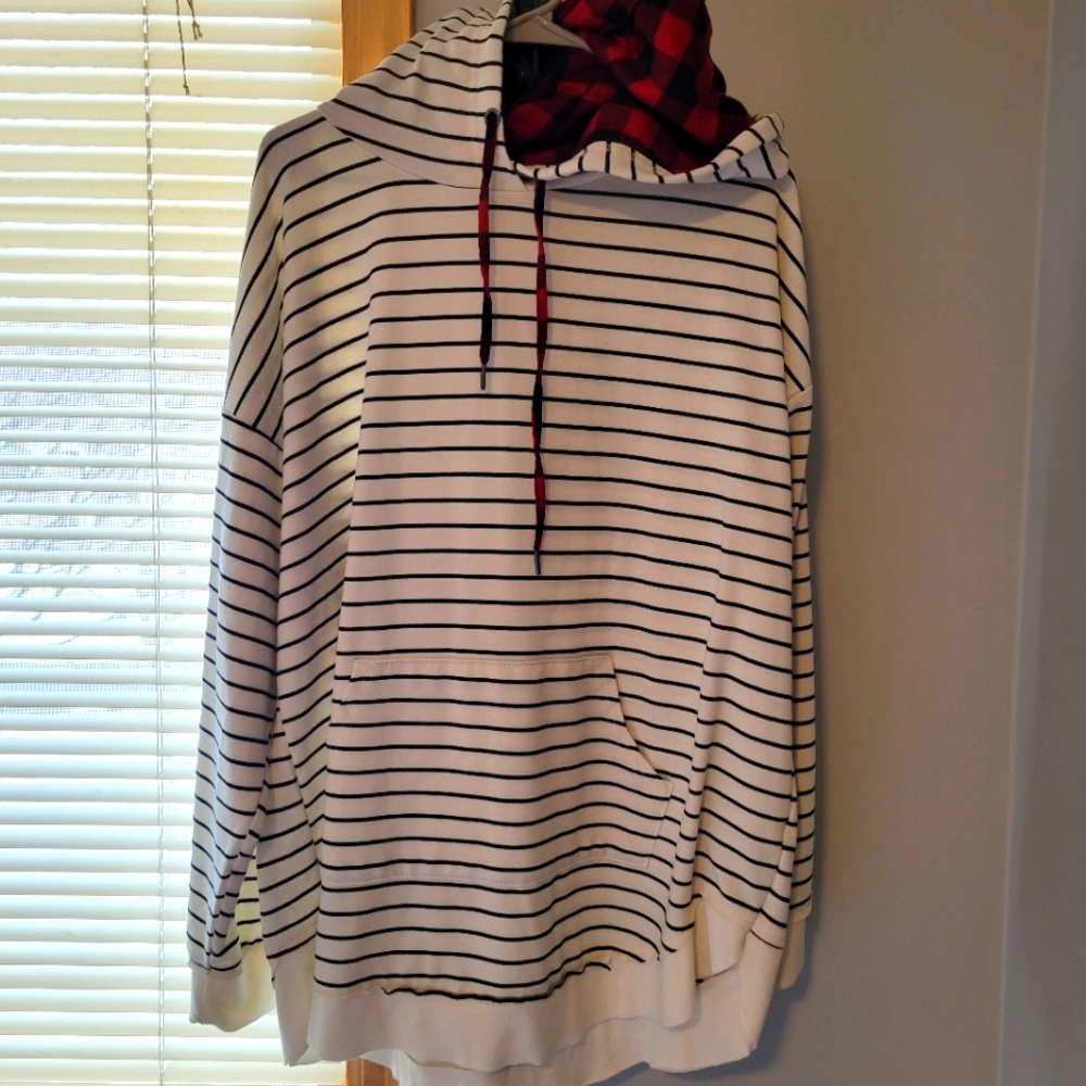 Striped hoodie